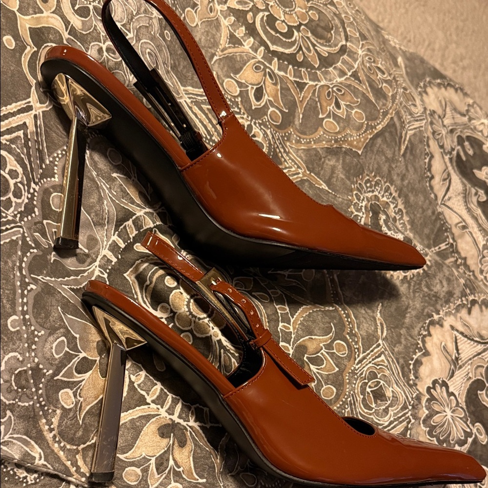 Chic Tan Slingback Heels